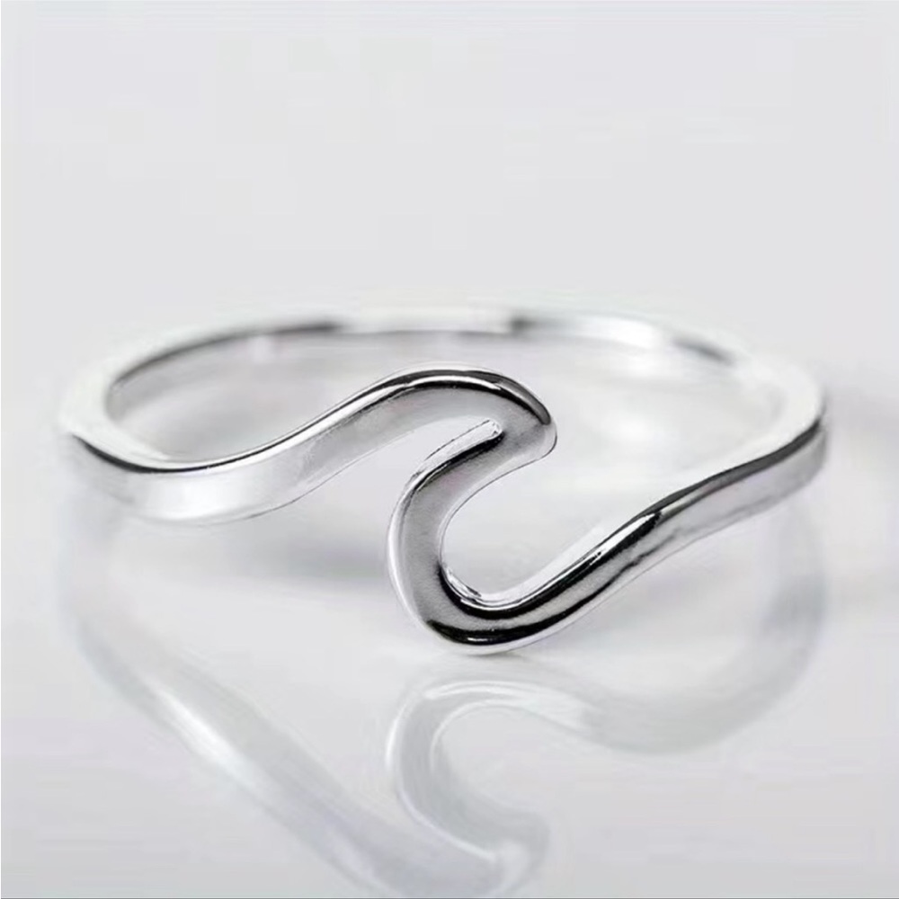 SILVER WAVE RING - Picture 2 of 3